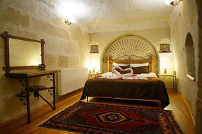 Harman Cave Hotel