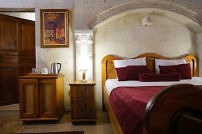 Harman Cave Hotel