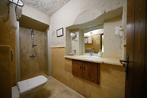 Harman Cave Hotel