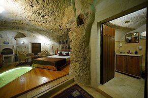 Harman Cave Hotel
