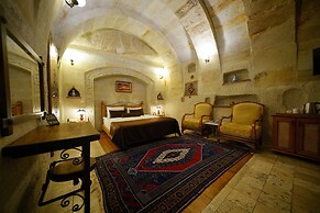 Harman Cave Hotel