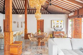 Kakul Villas & Suites