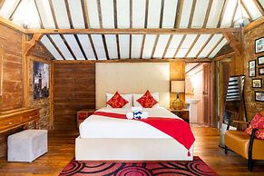 Kakul Villas & Suites