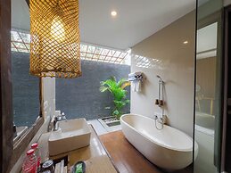 Kakul Villas & Suites