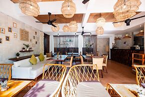 Kakul Villas & Suites