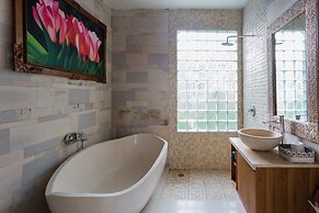 Kakul Villas & Suites