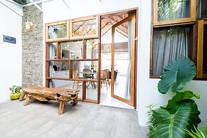 Kakul Villas & Suites