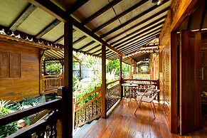 Kakul Villas & Suites