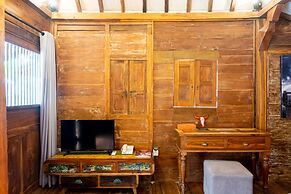 Kakul Villas & Suites