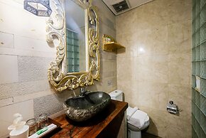 Kakul Villas & Suites