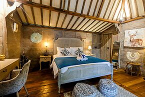 Kakul Villas & Suites