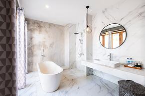 Kakul Villas & Suites