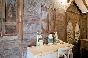 Kakul Villas & Suites