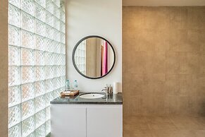 Kakul Villas & Suites