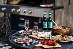 The Hideaway Experience