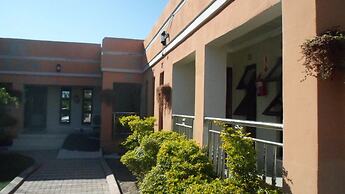 Gumare Executive Lodge