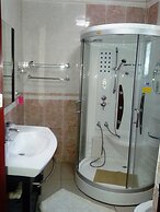 Gumare Executive Lodge