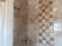 Gumare Executive Lodge