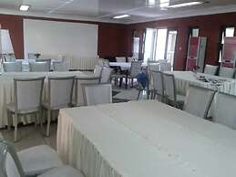 Gumare Executive Lodge