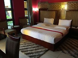 Gumare Executive Lodge