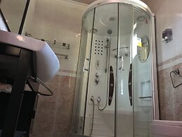 Gumare Executive Lodge