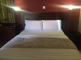 Gumare Executive Lodge