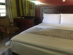 Gumare Executive Lodge