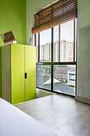 PODs The Backpackers Home & Cafe