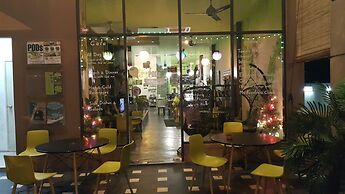 PODs The Backpackers Home & Cafe