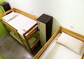 PODs The Backpackers Home & Cafe