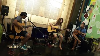 PODs The Backpackers Home & Cafe