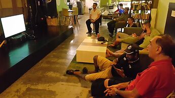 PODs The Backpackers Home & Cafe