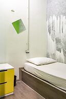 PODs The Backpackers Home & Cafe