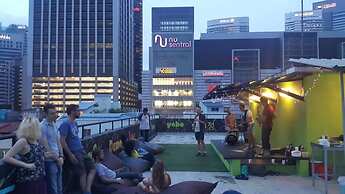 PODs The Backpackers Home & Cafe