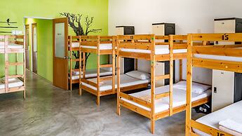 PODs The Backpackers Home & Cafe