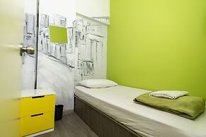 PODs The Backpackers Home & Cafe