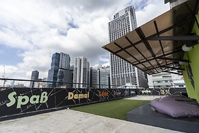 PODs The Backpackers Home & Cafe