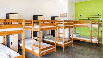 PODs The Backpackers Home & Cafe