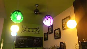 PODs The Backpackers Home & Cafe