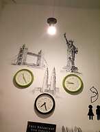 PODs The Backpackers Home & Cafe