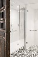 Hotel Midmost by Majestic Hotel Group