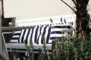 Hotel Midmost by Majestic Hotel Group