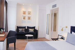 Hotel Midmost by Majestic Hotel Group