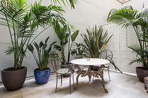 Hotel Midmost by Majestic Hotel Group