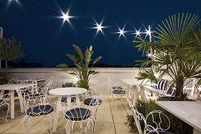 Hotel Midmost by Majestic Hotel Group