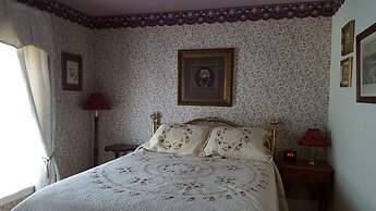 Holidae House Bed & Breakfast