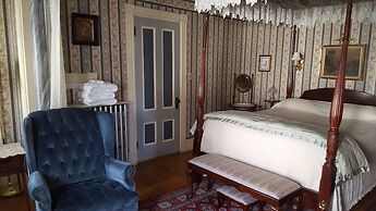Holidae House Bed & Breakfast