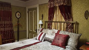 Holidae House Bed & Breakfast