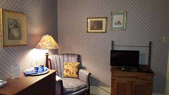 Holidae House Bed & Breakfast