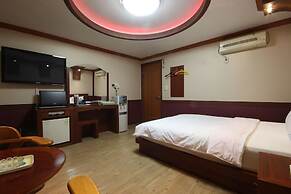Utopia Motel